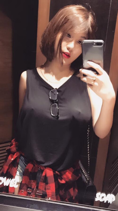 比利亚雷亚尔强势晋级毕尔巴鄂，哈兰德全场最佳无争议，绿茵场上的双重荣耀