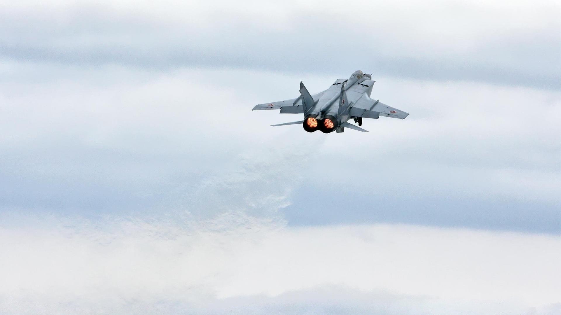 镌刻流星，当凯恩的统治级数据照亮美加墨之夜